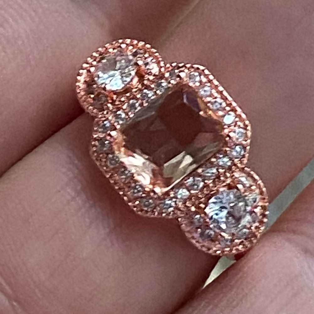 New beautiful Gold Plated Radiant Crystal Ring - Picture 3 of 6